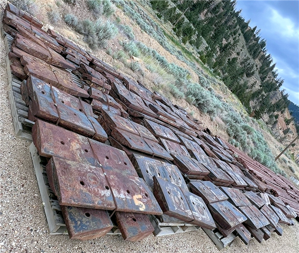 Used Rexnord Rubber Liners For 13'6" X 20' (4.1m X 6.1m) Rod Mill)